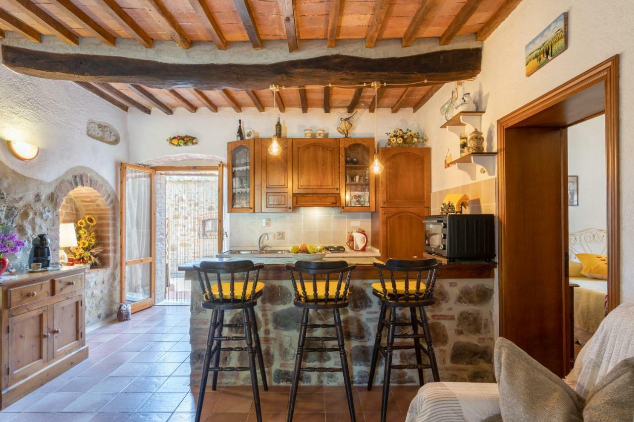 Giulia Superior Apartment Shared Pool Wi-Fi Casole dʼElsa المظهر الخارجي الصورة