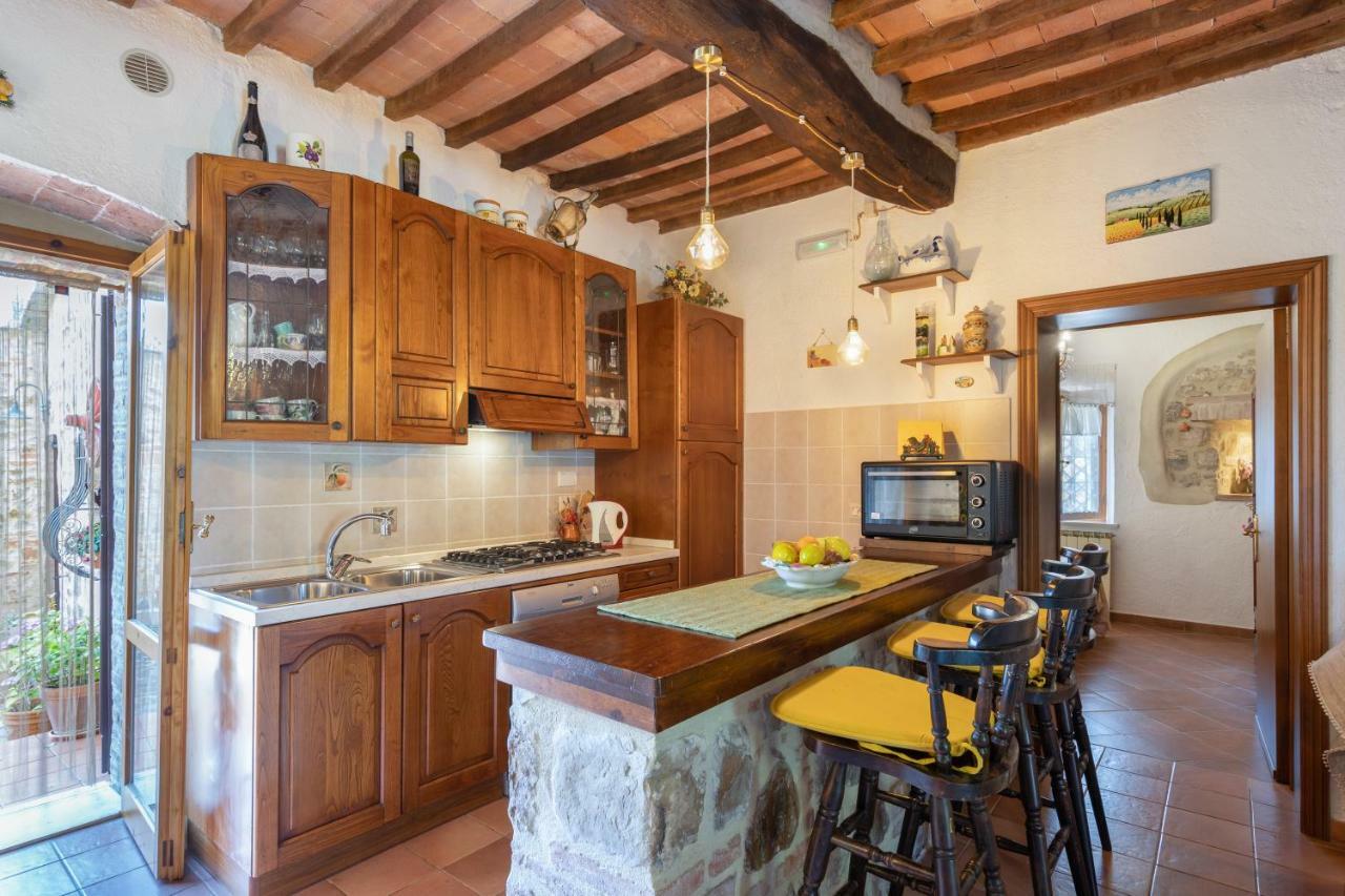Giulia Superior Apartment Shared Pool Wi-Fi Casole dʼElsa المظهر الخارجي الصورة